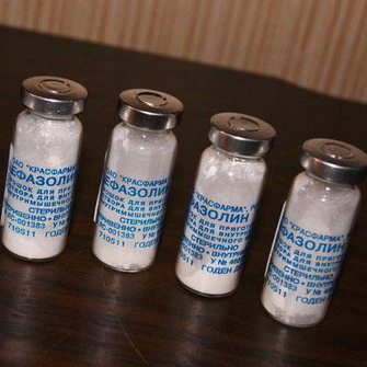 Антибіотики при лікуванні отиту у дорослих і дітей