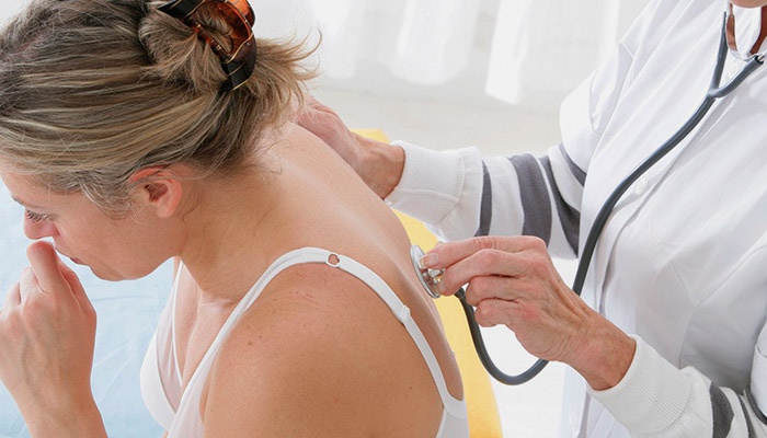 Антибіотики при запаленні легенів для лікування дорослих і дітей: які приймати