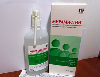 Чим полоскати горло при гнійній ангіні медикаментозні препарати і домашні засоби