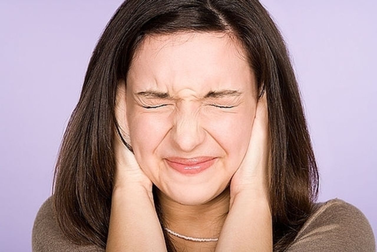 Чому у вусі виникають неприємні відчуття і дискомфорт Чому у вусі виникають неприємні відчуття і дискомфорт