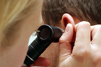 Чому у вусі виникають неприємні відчуття і дискомфорт Чому у вусі виникають неприємні відчуття і дискомфорт