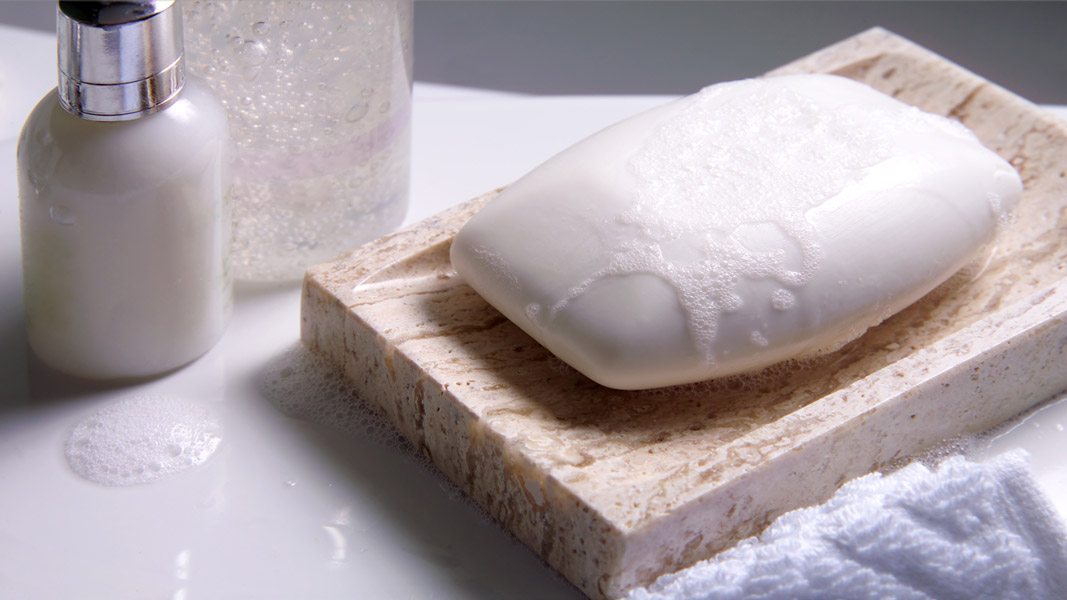 Даремні косметичні засоби можна замінити найбільш безпечними і дешевими