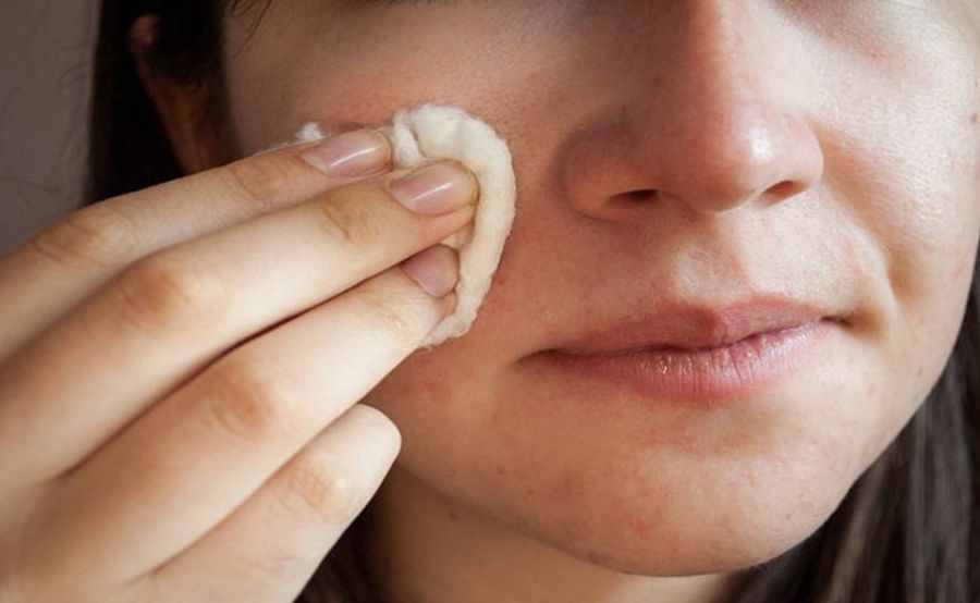 Догляд за особою в домашніх умовах