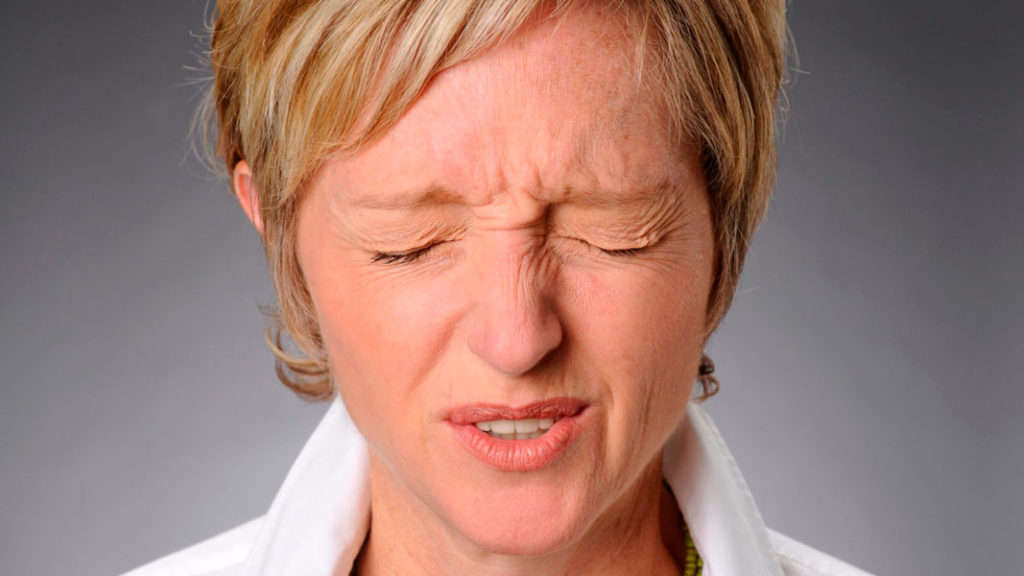 Догляд за шкірою навколо очей – ефективні методики і засоби повернуть красу