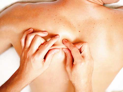 Допомагає масаж від прищів?