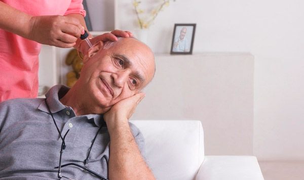 Ефективні краплі для дітей від отиту запалення вуха