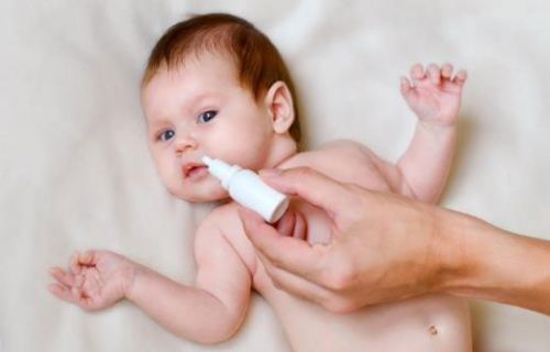 Фізіологічний нежить у немовляти потрібно лікування