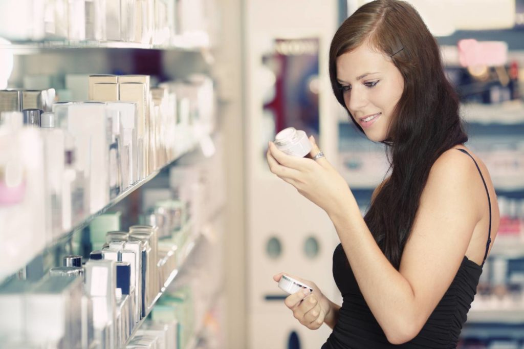 Гормони заборонені в кремах і косметиці, але що ж робить уходовые засоби «Сильніше»?