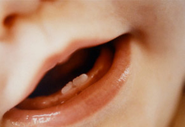 Кашель при прорізуванні зубів у дітей – коли кашель
