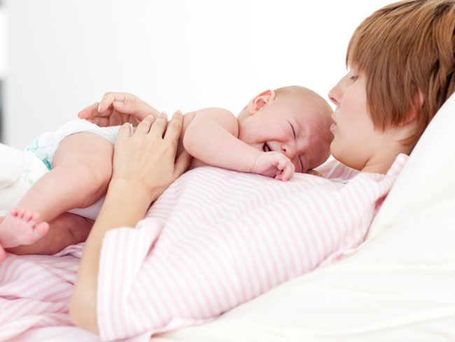 Коліки у новонароджених що робити? Симптоми і лікування печії та здуття живота у немовлят