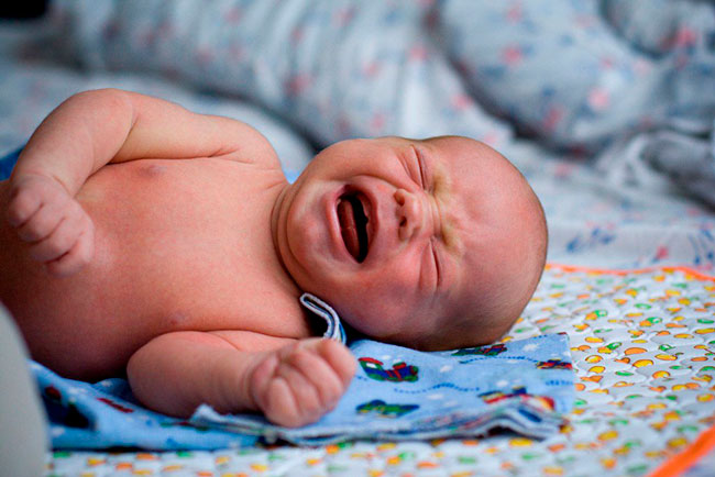 Коліки у новонароджених що робити? Симптоми і лікування печії та здуття живота у немовлят