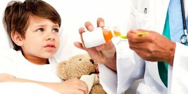 Корисні поради батькам як заспокоїти кашель у дитини вночі