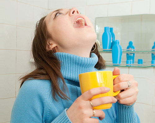 Лікування горла в домашніх умовах у дорослих народними засобами