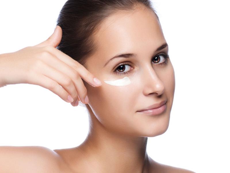 Маски від зморшок навколо очей в домашніх умовах: рецепти і рекомендації Маски від зморшок навколо очей в домашніх умовах: рецепти і рекомендації