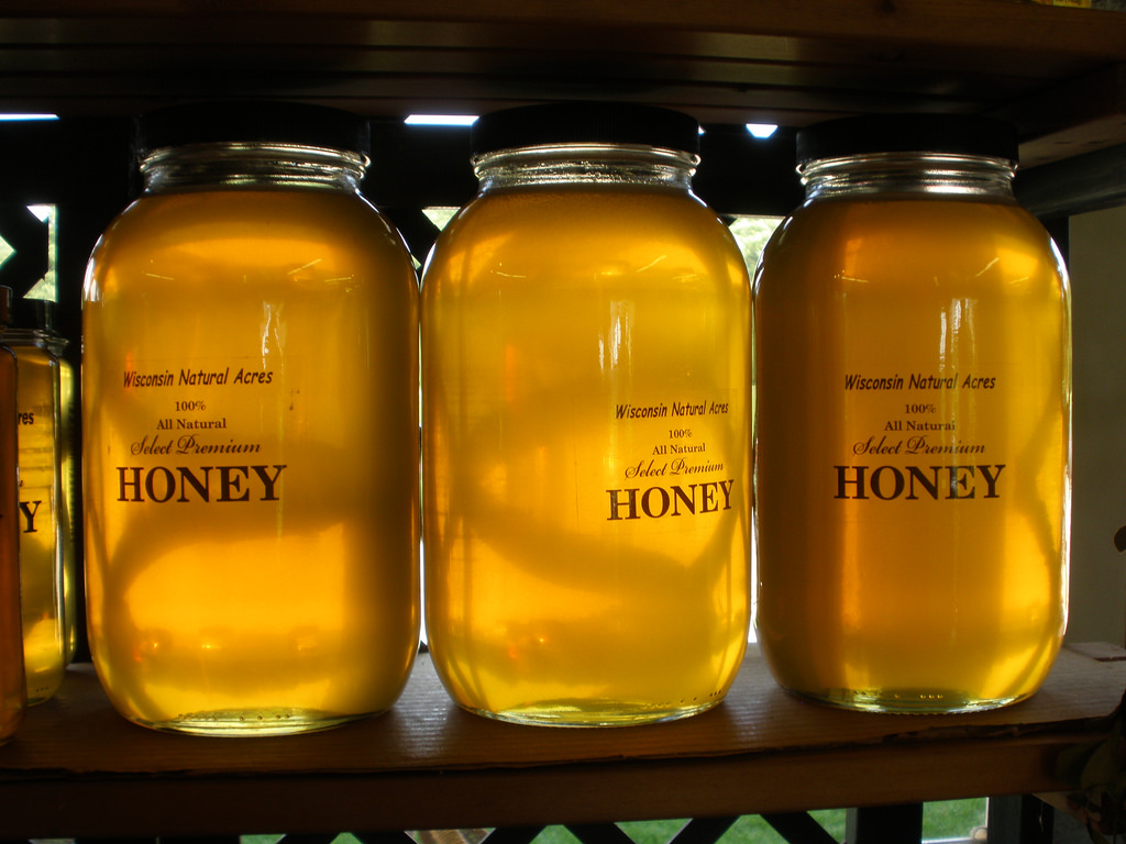 Мед на ніч, його користь і шкода