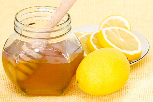 Мед з лимоном від кашлю: рецепти