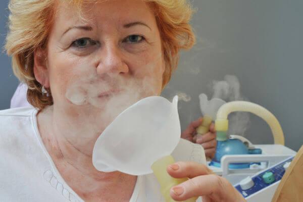 Чи можна гріти горло при лікуванні ангіни, фарингіту, ларингіту запалення гланд