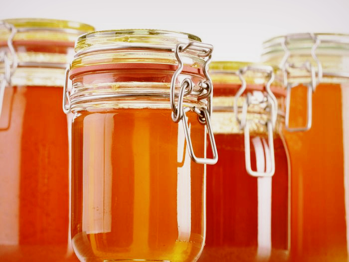 Чи можна зберігати мед у холодильнику і як зберегти його поживні властивості