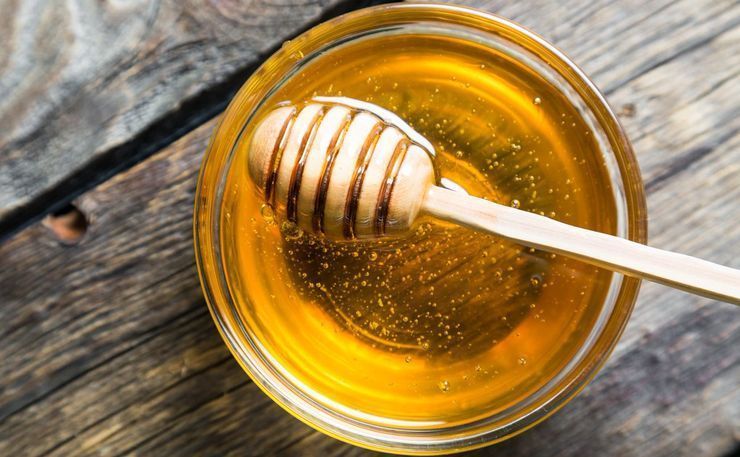 Чи можна зберігати мед у холодильнику і як зберегти його поживні властивості