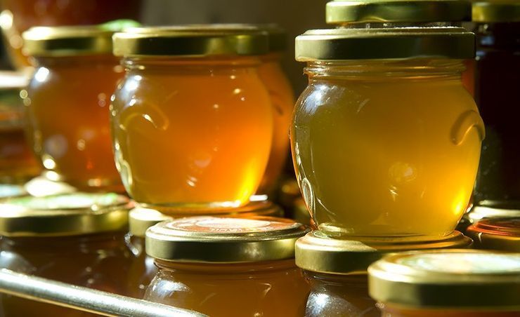 Чи можна зберігати мед у холодильнику і як зберегти його поживні властивості
