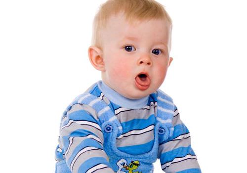 Чим лікувати сильний кашель у дитини вночі і чи може він бути небезпечний