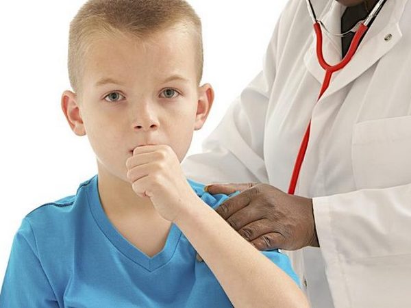 Чим лікувати сильний кашель у дитини вночі і чи може він бути небезпечний