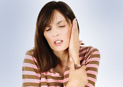 Народні засоби від болю у вусі: лікування отиту у домашніх умовах