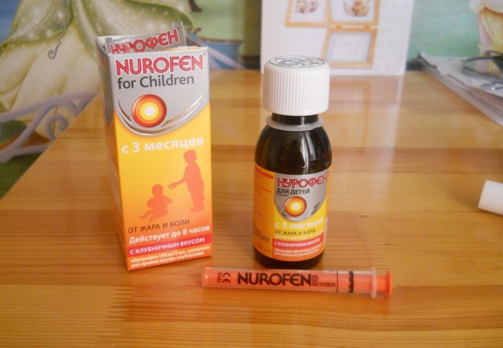 Огляд свічок застосовуваних при високій температурі у грудних дітей старше 1 року і дорослих Огляд свічок застосовуваних при високій температурі у грудних дітей старше 1 року і дорослих