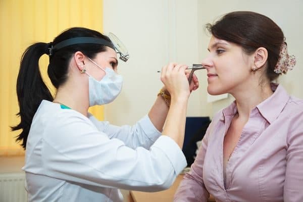 Ознаки набряку слизової носа і кращі протинабрякові препарати