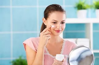 Застосування гіалуронової кислоти від прищів