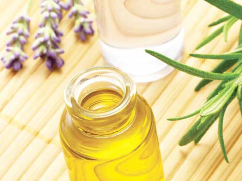 Застосування масла розмарину в лікуванні прищів